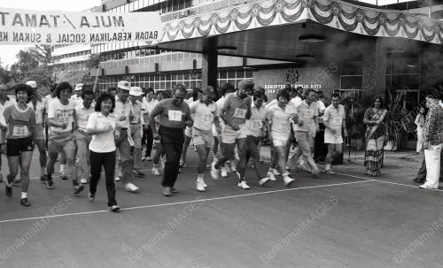 LUMBA JALAN KAKI
