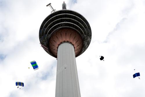 BASE JUMP
