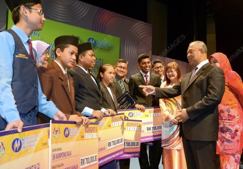 KL03_30102014_SEKOLAH_BERPRESTASI