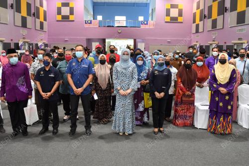 DATUK SERI RINA HARUN