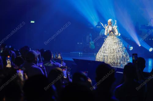 KONSERT JELAJAH IMAJI MEMUKAU, AINA ABDUL 'MERASUK' PENONTON