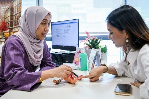DR SHARINA MOHD RAZALI