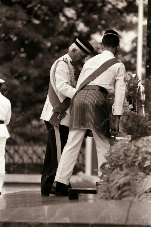 HARI PAHLAWAN