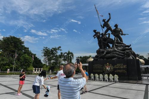 KL03_31072018_PAHLAWAN