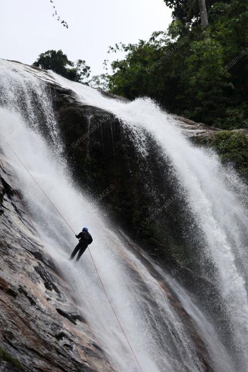 WATER ABSEILING