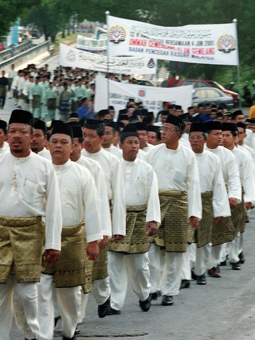 KL04-04_06_2001_PERBARISAN_27012016