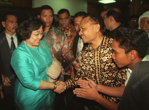 MEGAWATI SUKARNO PUTRI