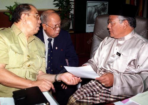 DATUK ZAINAL ABIDIN ZIN