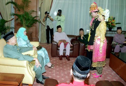 KL04-09_07_2000_-_PENGANTIN_09072000