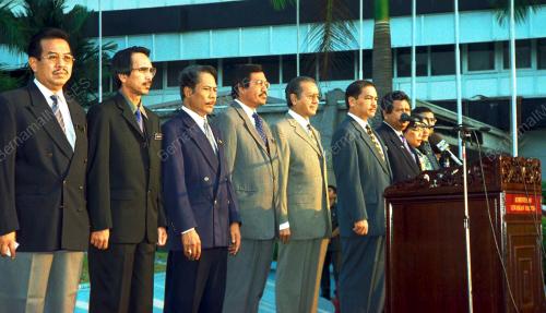 KL04-09_07_2001_PM-KHAZANAH_28012016