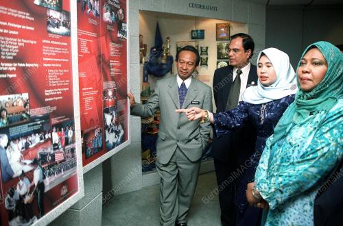 KL04-10_08_2000_GALERIA-ZAHARAH_12012016