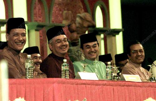 KL04-12_05_2000_KETAWA_PEMIMPIN_07012016