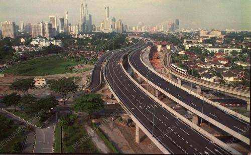 LEBUH RAYA BERTINGKAT KL-AMPANG