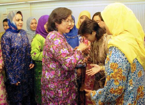RAFIDAH BERJUMPA PUTERI UMNO