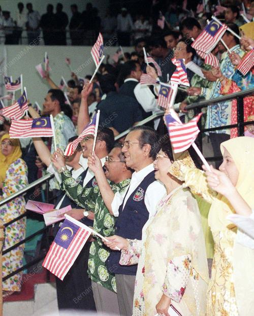 KL04-18_02_2001_PM-BENDERA_19012016