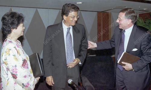 KL04-22_01-2001_FORUM_22012001