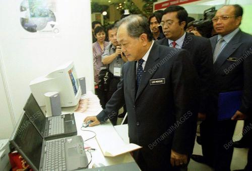KL04-24_07_2001-_LEO_MOGGIE_28012016