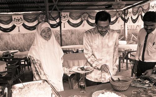 KL04_010190_RUMAH_TERBUKA