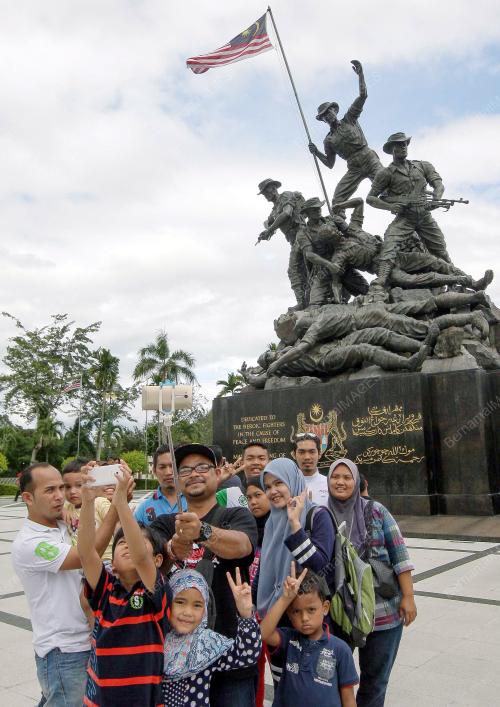 KL04_01012017_TUGU_NEGARA