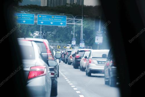 TINJAUAN TRAFIK CUTI UMUM TAHUN BARU 2021