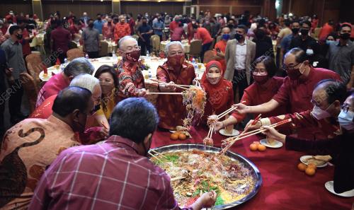DATUK SERI ISMAIL SABRI YAAKOB