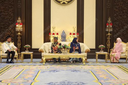 AL-SULTAN ABDULLAH RI'AYATUDDIN AL-MUSTAFA BILLAH SHAH
