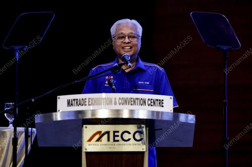 DATUK SERI ISMAIL SABRI YAAKOB