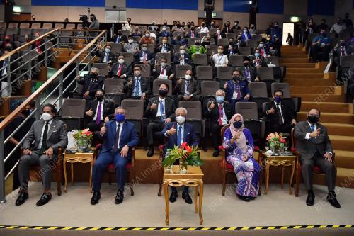 DATUK SERI ISMAIL SABRI YAAKOB