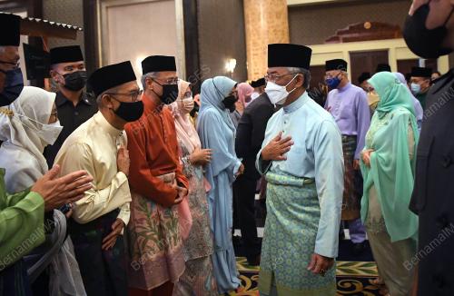 AL-SULTAN ABDULLAH RI'AYATUDDIN AL-MUSTAFA BILLAH SHAH