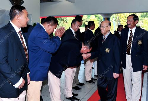 KL04_02072012_AGONG