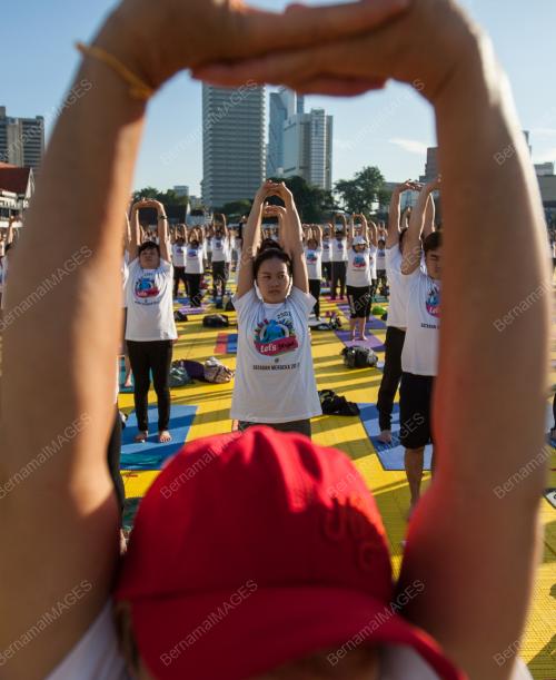 KL04_02072017_YOGA_BN201706308074