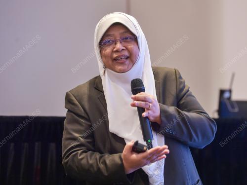 DATUK DR HARLINA HALIZAH SIRAJ