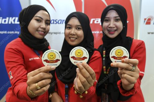 KL04_02112017_SMILE_BN201711010093