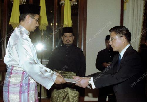 KL04_03022016_AGONG_WATIKAH