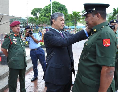 KL04_03042012_ATM_PINGAT