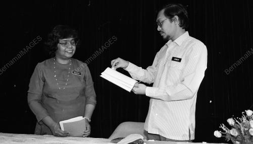 KL04_03042015_LANCAR_BUKU