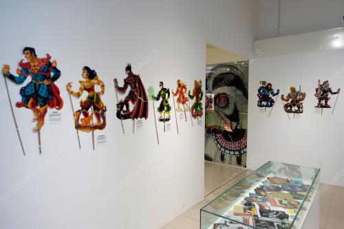 WAYANG KULIT MODEN