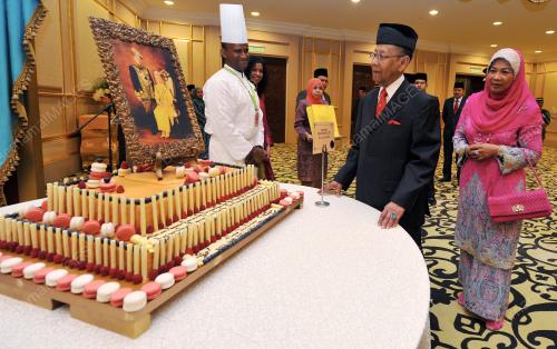 KL04_03062015_AGONG
