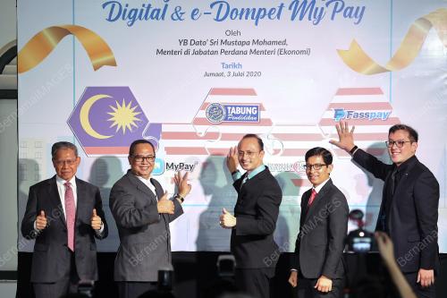 DATUK SERI MUSTAPA MOHAMED