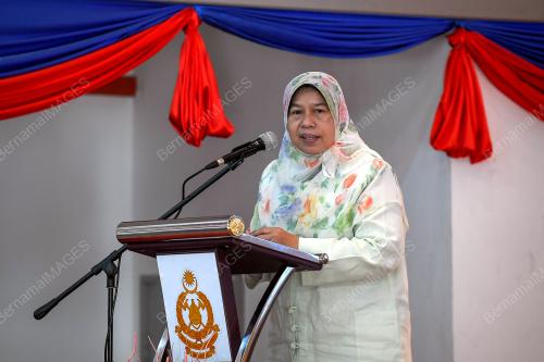 ZURAIDA KAMARUDDIN