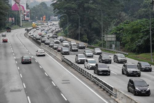 TINJAUAN ALIRAN TRAFIK TOL GOMBAK