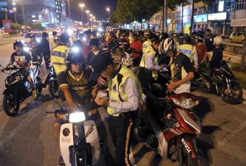 KL04_04042015_POLIS