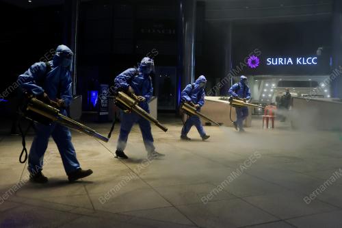 DISINFEKSI RUANG MENUNGGU TEKSI