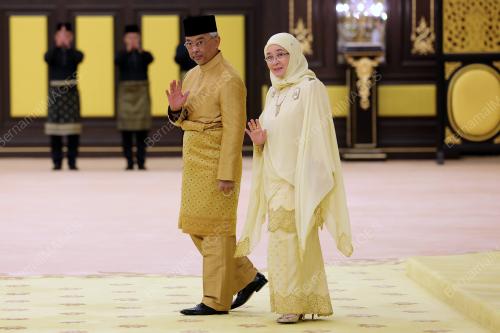 AL-SULTAN ABDULLAH RI'AYATUDDIN AL-MUSTAFA BILLAH SHAH