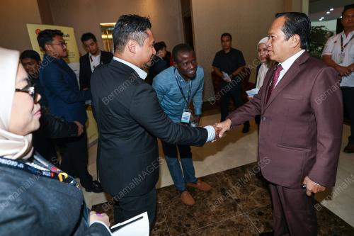 DATUK SERI AHMAD MASLAN