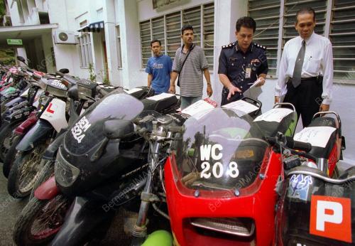 KL04_05022016_POLIS_MOTO
