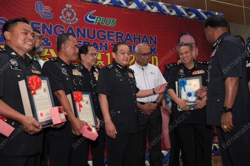 DATUK MAZLAN MANSOR