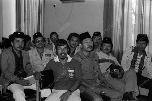 PEMUDA-PEMUDI INDONESIA