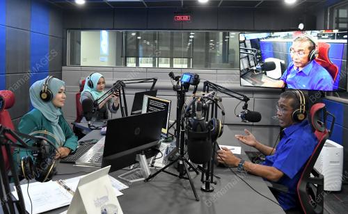 DATUK SERI TAKIYUDDIN HASSAN