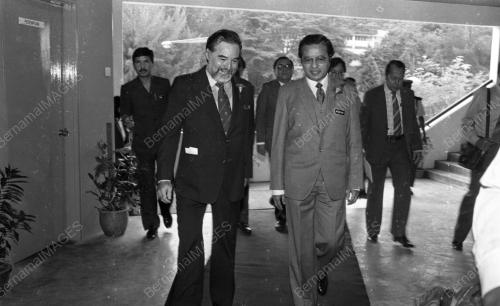 KL04_06022015_PM_RASMI_SIMPOZIUM